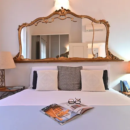 Izzhome Elegance Apartman *